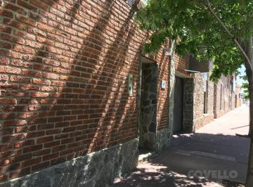 Casa · 266m² · 6 Ambientes · 1 Cochera · Casa en Venta Ubicada en Zona Norte de La Ciudad de Carmelo