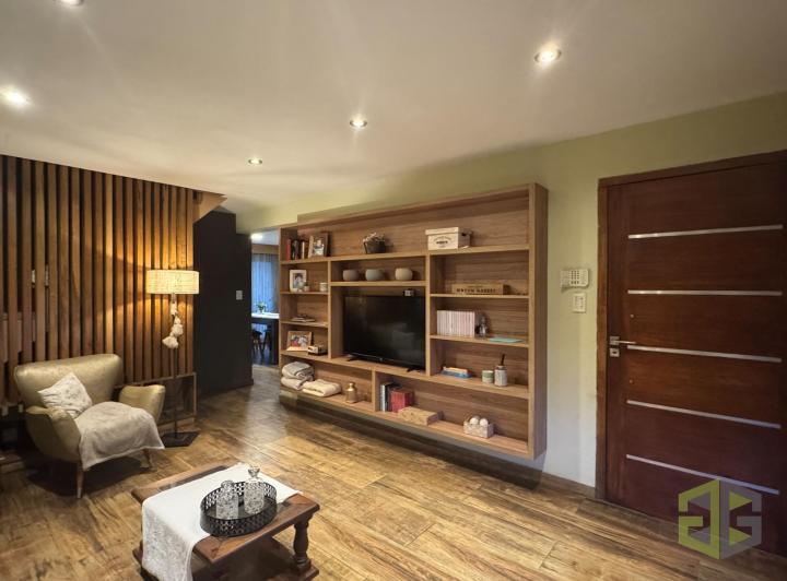 Casa · 160m² · 3 Dormitorios · 1 Cochera
