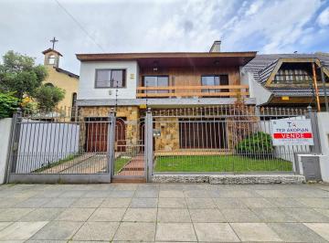 Casa · 272m² · 6 Ambientes · 2 Cocheras · Chalet en Venta en Villa Sarmiento