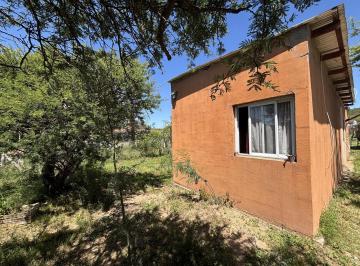 Casa · 46m² · 4 Ambientes · Venta de Casa de un Dormitorio en Las Maravillas, Muy Cerca del Rio
