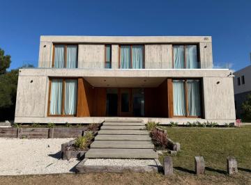 Casa · 286m² · 6 Ambientes · 3 Cocheras · Casa en Venta en Costa Esmeralda, Maritimo 3, Lote 158