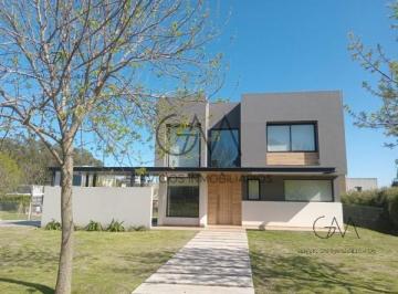 Casa · 180m² · 4 Ambientes · Casa en Alquiler Temporario Barrio Privado Arenas del Sur