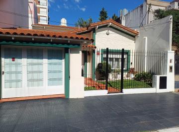Casa · 165m² · 4 Ambientes · 2 Cocheras · Venta de Casa 4 Ambientes en Ramos Mejia Apto Credito