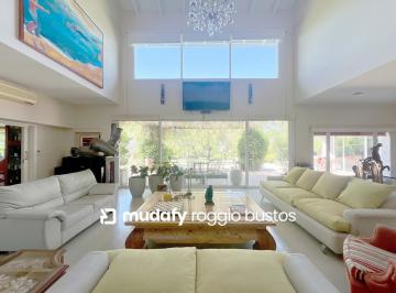 Casa · 780m² · 17 Ambientes · 3 Cocheras · Casa en Venta en Lomas de La Carolina - Fondo Golf, 5 Dorm.