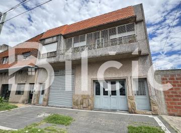 Local comercial · 184m² · 5 Ambientes · 2 Cocheras · Departamento en Venta en Lanús Oeste