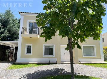 Casa · 240m² · 5 Ambientes · 2 Cocheras · Casa en Venta Sobre Lote Interno. Los Sauces Nordelta.