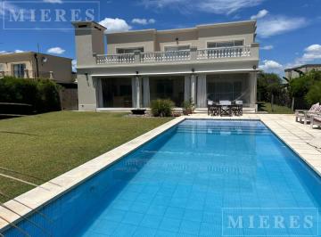 Casa · 277m² · 5 Ambientes · 4 Cocheras · Casa en Venta Sobre Lote Interno en San Gabriel - Villanueva.