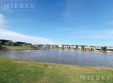 Terreno · 675m² · Lote a La Laguna en Venta en Barrio Carpinchos, Nordelta