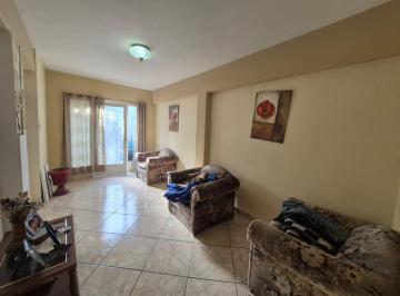 Departamento · 80m² · 3 Ambientes · Departamento en Pb 2 Dorm. con Patio.