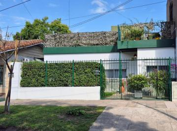 PH de 3 ambientes, Moreno · Casa de 2 Dorm., Entrada de Auto y Terraza; Cerca de La Estación.