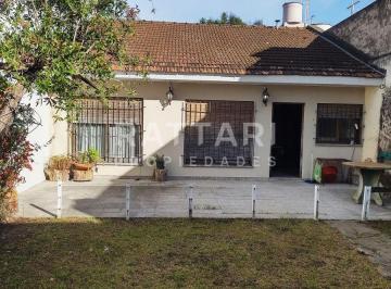 Casa de 4 ambientes, La Matanza · Venta Casa en Lote Propio a Refaccionar - Parque, Quincho y Cochera - Ramos Mejía