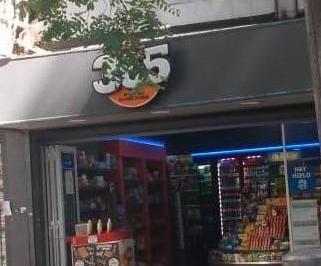 Local comercial · 32m² · Av Coronel Diaz - Güemes Muy Buen Local Casi en Esquina en Venta