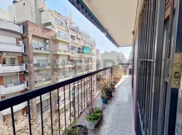 Departamento · 94m² · 4 Ambientes · Departamento en Venta Flores 4 Ambientes con Dependencia y Balcon