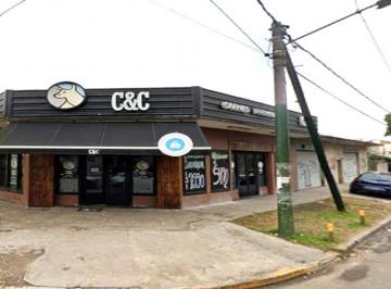 Local comercial · 366m² · 3 Ambientes · 3 Cocheras · Locales Comerciales y Vivienda. V. Udaondo. ituzaingó