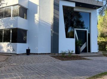 Casa de 12 ambientes, Córdoba · Casa en Venta - Country El Bosque