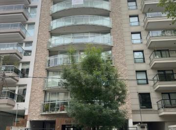 Departamento · 180m² · 4 Ambientes · 3 Cocheras · Piso en Venta con Tres Cocheras en Pleno Guemes