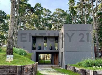 Casa · 232m² · 5 Ambientes · 1 Cochera · Venta Casa Costa Esmeralda. Pinamar