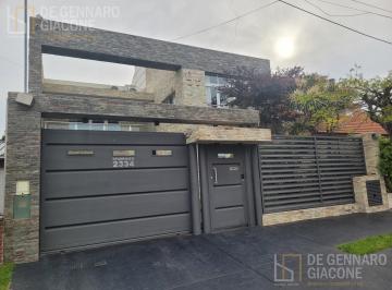 Casa · 322m² · 5 Ambientes · 4 Cocheras · Casa en Punta Mogotes