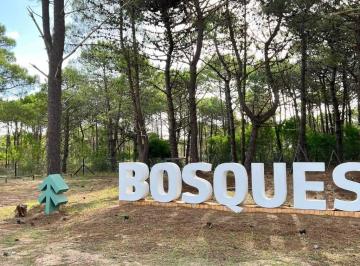Oficina comercial · 1096m² · Lote en Barrio Bosques Pinamar en Venta