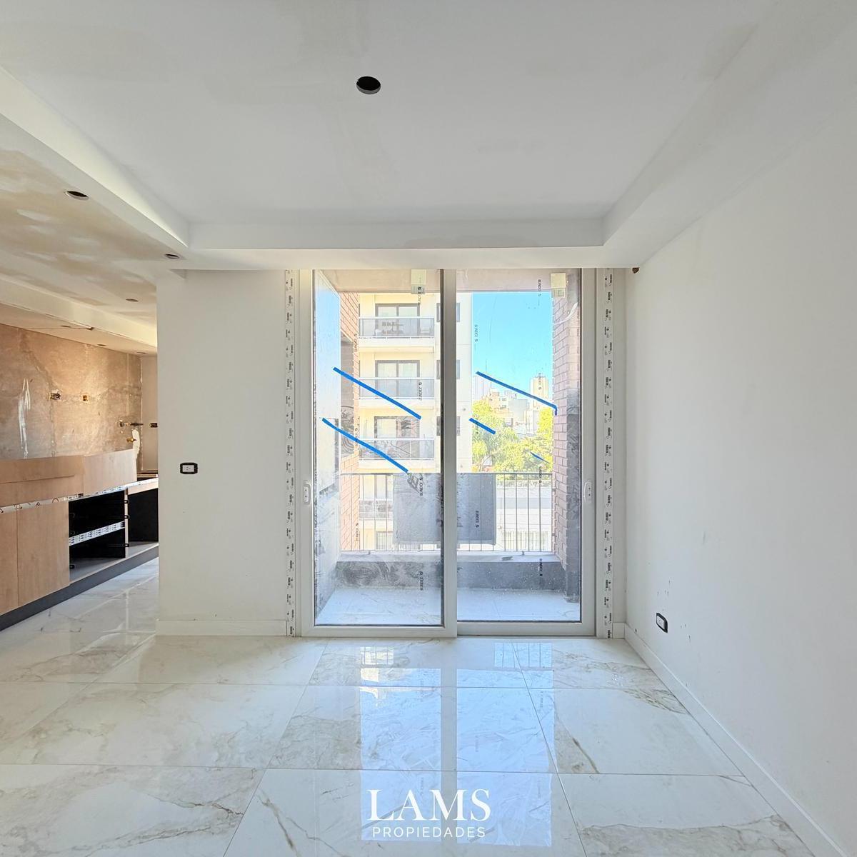 Departamento en Venta - Dos ambientes con cochera descubierta - Excelente ubicación
