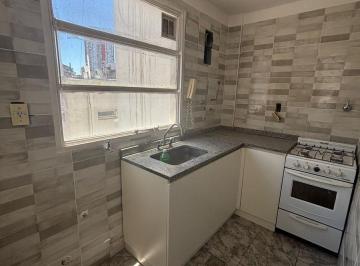 Departamento · 34m² · 2 Ambientes · Super Luminoso y Tranquilo 2 Ambientes Reciclado! a Dos Cuadras del Subte B. Peron 2200