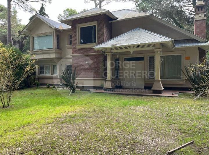 Casa · 1536m² · 3 Dormitorios