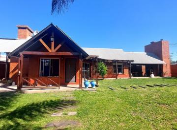 Casa · 85m² · 2 Dormitorios · Casa en Funes - Pileta - 2 Dorm. - Planta Baja