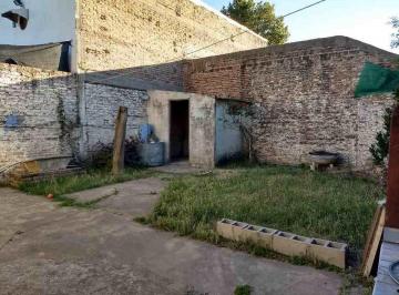 Terreno , Avellaneda · Casa Sobre Lote Propio en Av Belgrano.
