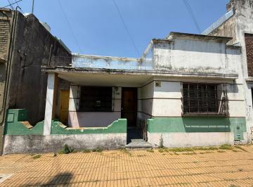 Casa · 140m² · 3 Ambientes · Casa a Refaccionar - Lanús Oeste