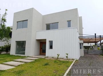 Casa · 550m² · 6 Ambientes · 2 Cocheras · Casa en Venta a Estrenar en Carpinchos, Nordelta