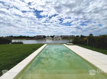 Casa · 245m² · 6 Ambientes · Casa en Venta en Barrio San Matias, Escobar
