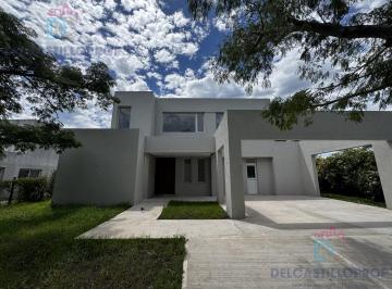 Casa · 206m² · 7 Ambientes · Casa a La Venta en El Canton