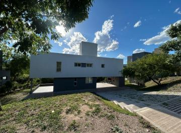 Casa · 300m² · 8 Ambientes · 4 Cocheras · Casa a Estrenar en Estancia Q2, Mendiolaza.