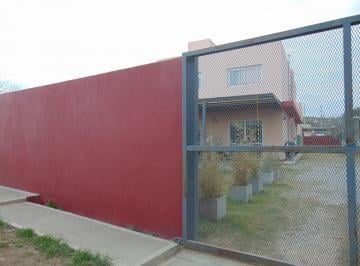 Casa de 2 ambientes, Córdoba · Venta - Casa en Housing - B° Cuesta Colorada.