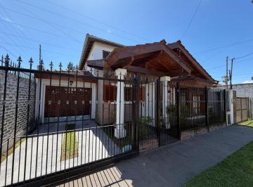 Casa · 180m² · 5 Ambientes · 3 Cocheras · Casa en Venta en Escobar ID 5896