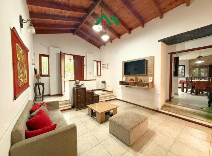 Casa · 149m² · 5 Ambientes · 2 Cocheras