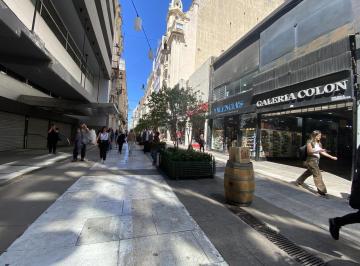 Local comercial · 32m² · Venta de Local Calle florida,"Galería Colon", Deposito U Oficina y Baño. Rentabilidad 8 % Anual.