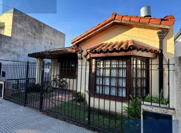 Casa · 67m² · 4 Ambientes · Casa - Martinez