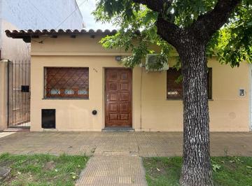 Casa · 135m² · 3 Ambientes · Venta Chalet 3 Amb Merlo Centro
