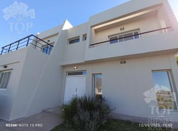 Casa · 188m² · 5 Ambientes · 1 Cochera · Casa en Alquiler en San Matias