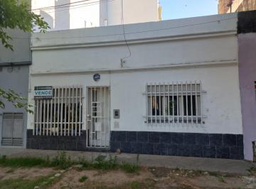 Casa · 64m² · 6 Ambientes · Retasada - Oportunidad Excel Casa Al Frente 2 Dorm - Luminosa - Ventil Cruzada - Posib 3o Dorm. Patio.