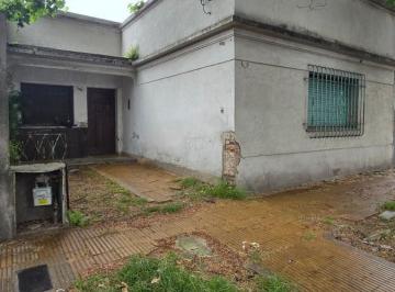 Casa · 85m² · 3 Ambientes · 1 Cochera · Casa en Banfield Este