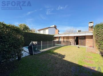 Casa · 180m² · 4 Ambientes · 3 Cocheras · Casa 4 Ambientes en Barrio Balzaretti en Centro San Miguel con Pileta Quincho Cochera