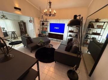 Casa · 360m² · 10 Ambientes · 2 Cocheras · Venta - Casa Excelente de 4 Dorm. con Oficina y Jardin con Pileta