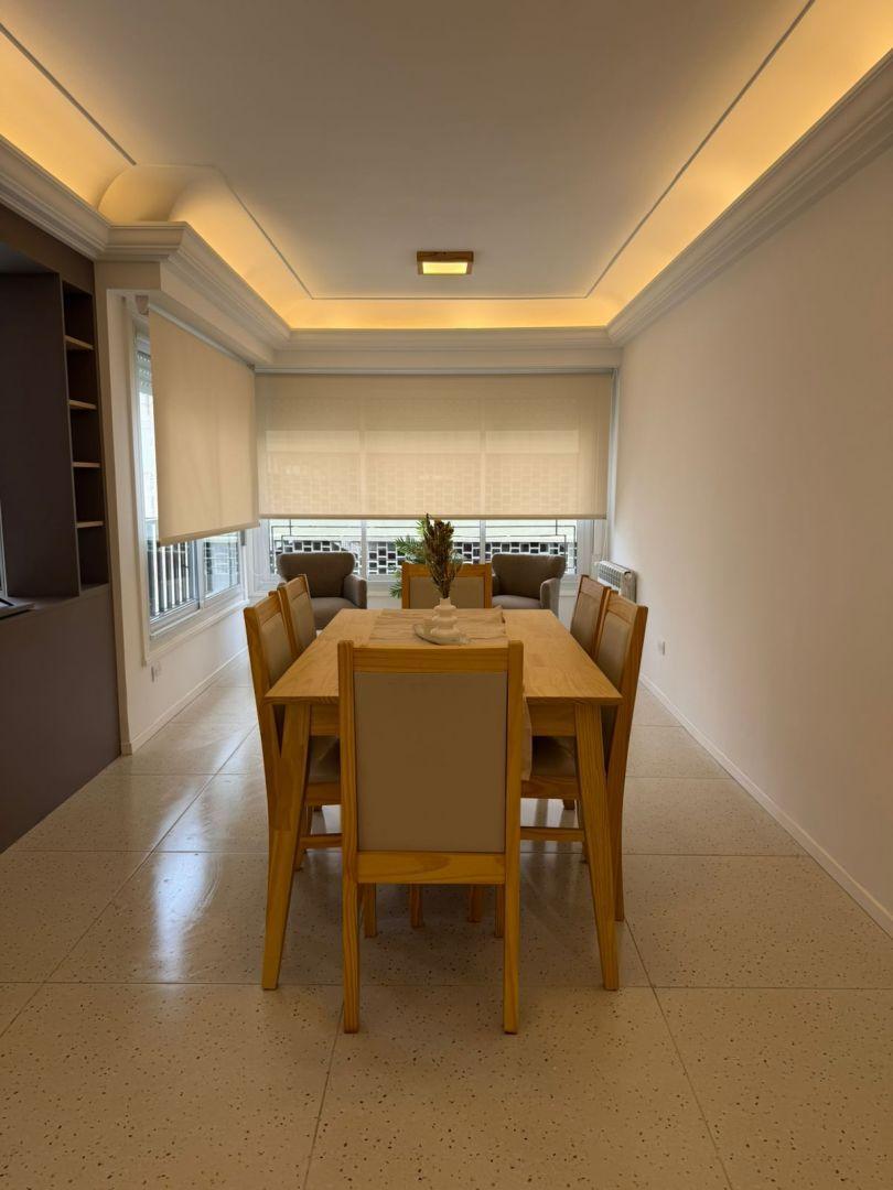 Venta de Departamento 4 amb, 115m² externo con balcón y vista lateral al mar — Centro
