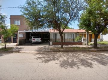 Casa de 7 ambientes, Córdoba · Se Vende Casa de 5 Dorm. en Barrio Policial Mercantil Zona Arguello con Patio Cochera