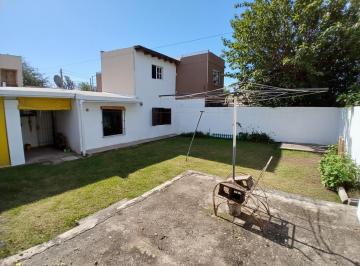 Casa de 7 ambientes, Córdoba · Se Vende Casa de 5 Dorm. en Barrio Policial Mercantil Zona Arguello con Patio Cochera