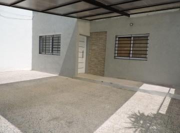 Casa de 3 ambientes, Quilmes · Bernal, Nuevo Precio Casa Reciclada Todo Nuevo 70% y Fac. 80 m² Cub. Lote 242 m², 2 Cocheras, Permuta