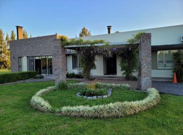 Casa de 7 ambientes, La Plata · Casa Sobre Fracción de Campo Sobre La Ruta 36