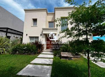 Casa de 6 ambientes, Pilar · Casa en Venta de 6 Ambientes, Moderna Sobre Lote Interno con Fondo a Verde. Santa Elena.